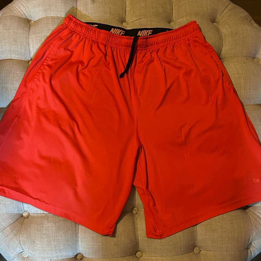 Men's Totality Dri-FIT Unlined Versatile 9" Shorts size 3XL, Color Vibrant Red